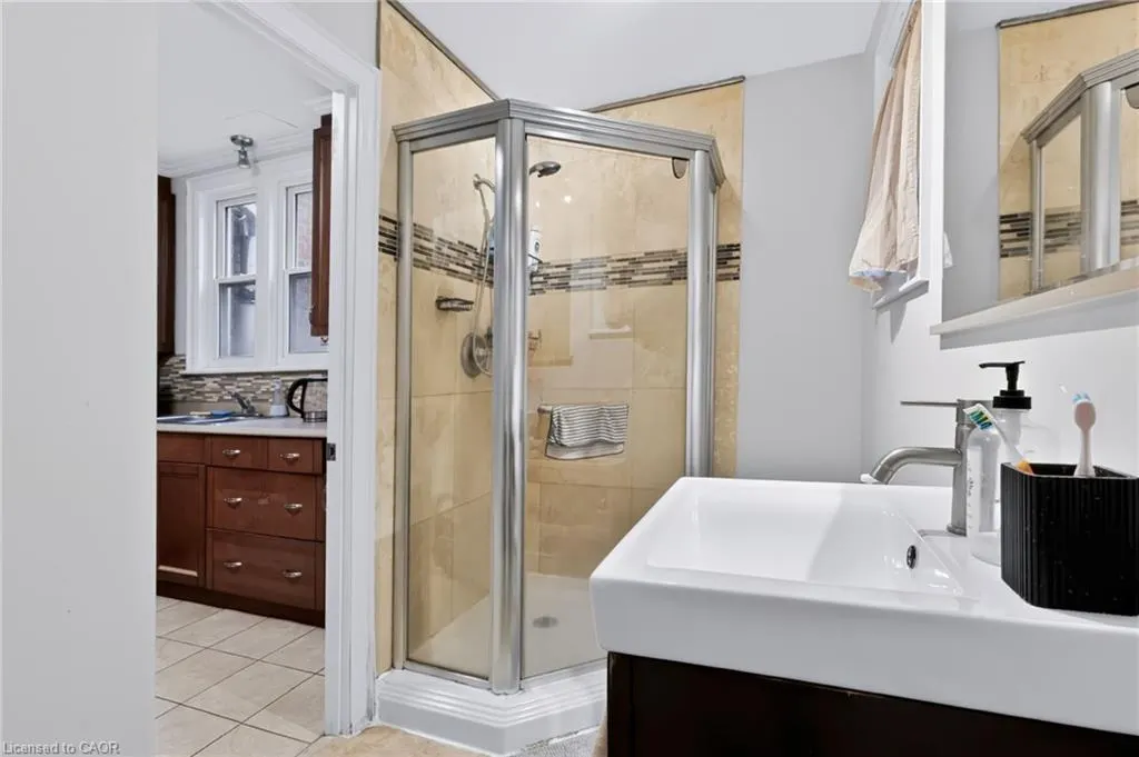 27 Forsyth Avenue S