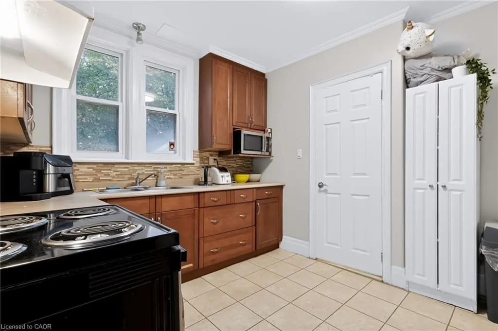 27 Forsyth Avenue S