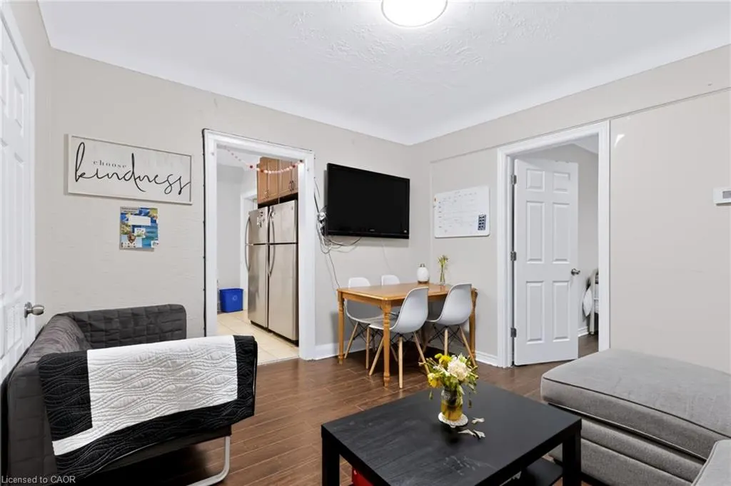 27 Forsyth Avenue S