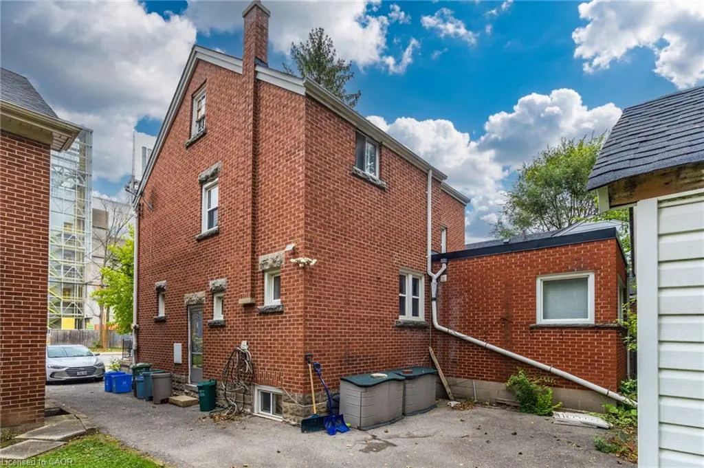 27 Forsyth Avenue S