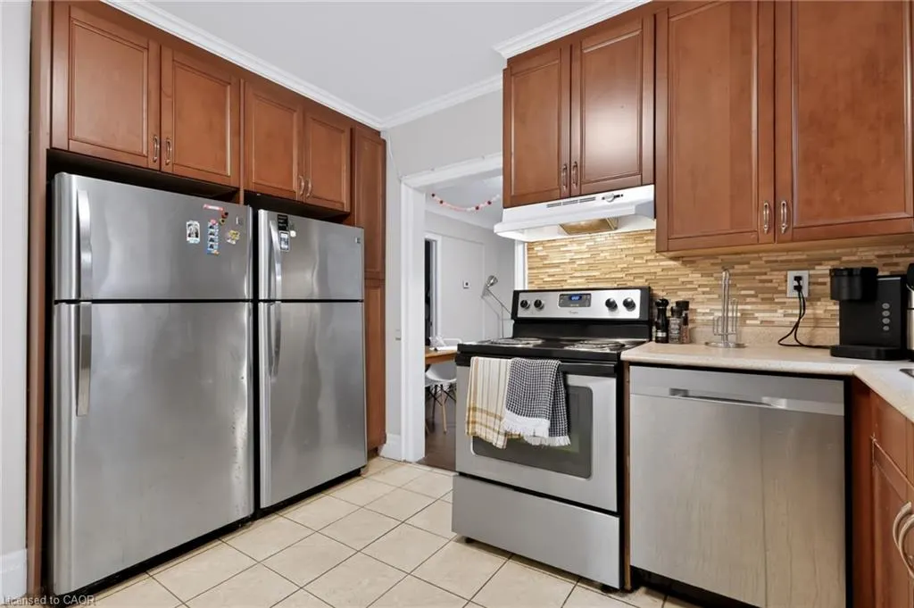 27 Forsyth Avenue S