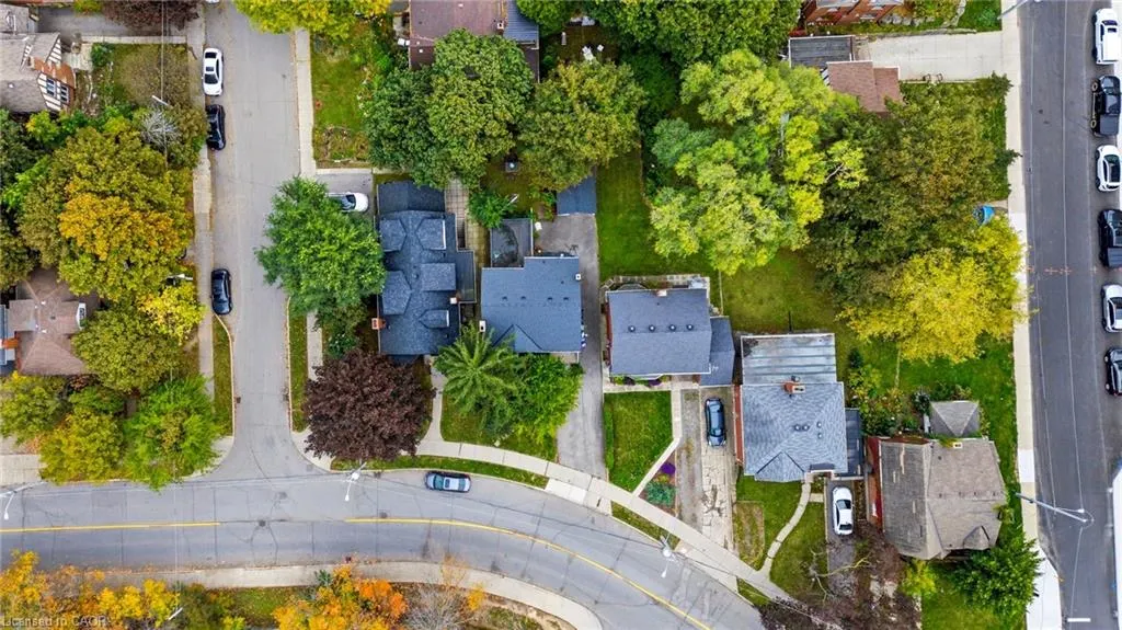 27 Forsyth Avenue S