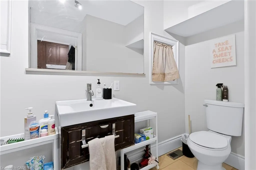 27 Forsyth Avenue S