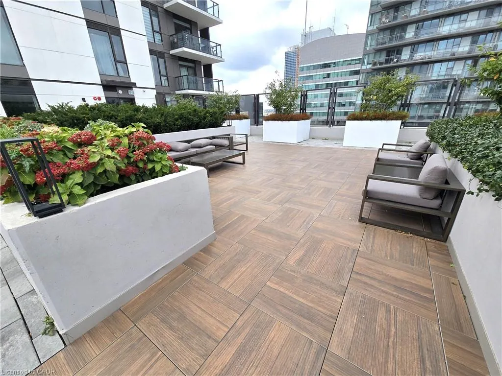 55 Duke Street W #415