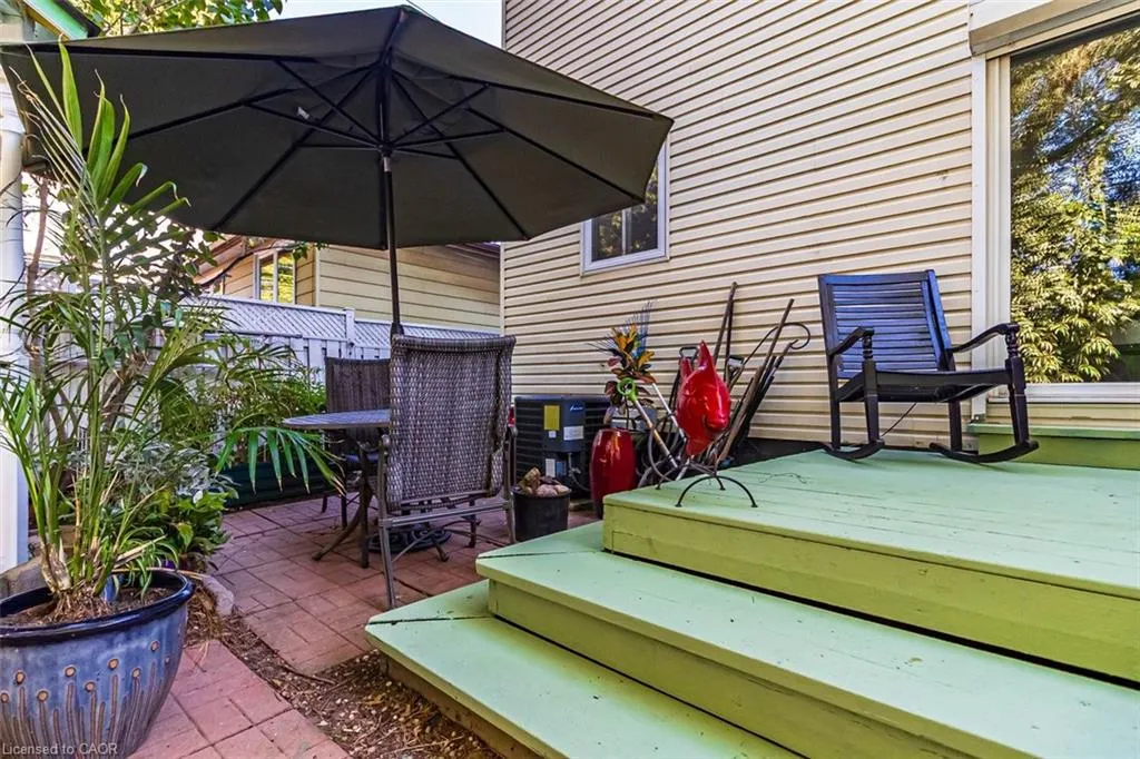 336 Jackson Street W