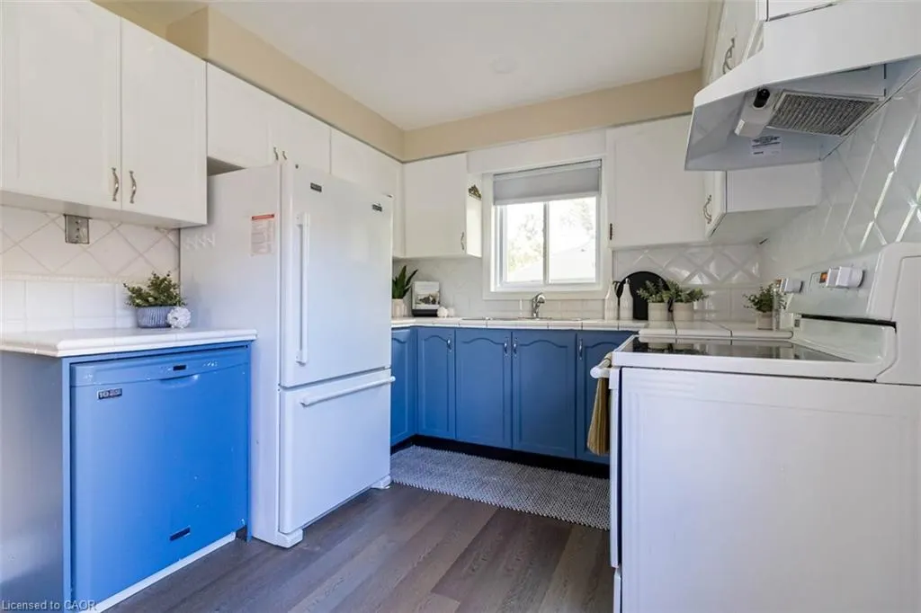 336 Jackson Street W