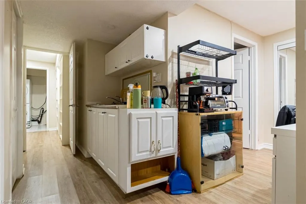 336 Jackson Street W