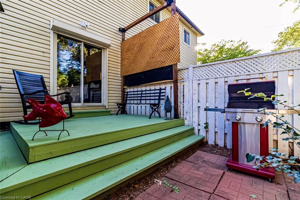 336 Jackson Street W