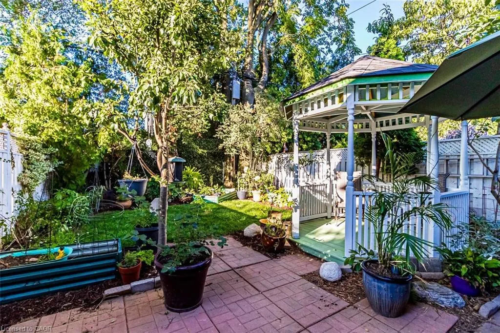336 Jackson Street W