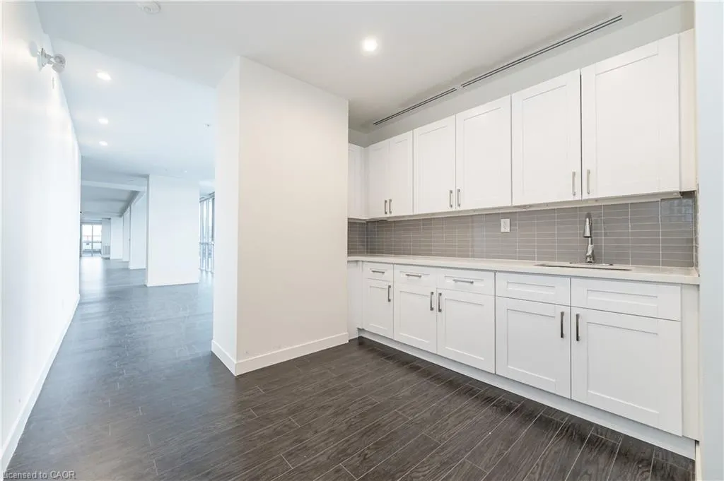 128 King Street N #1205