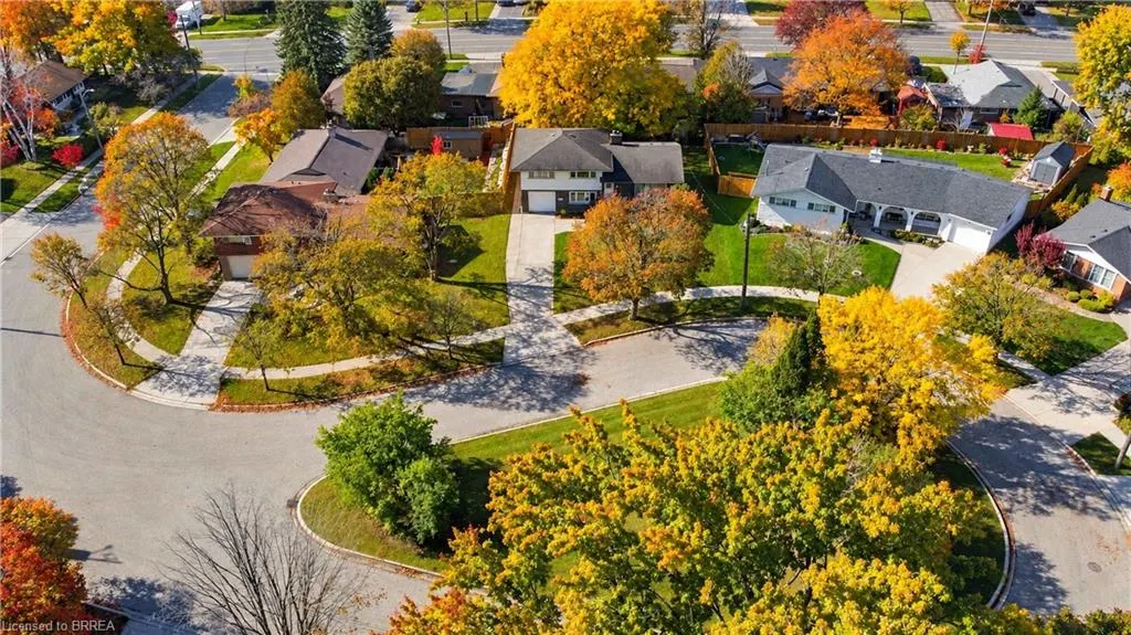 47 Evergreen Crescent