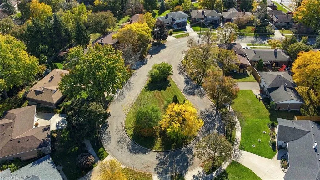 47 Evergreen Crescent