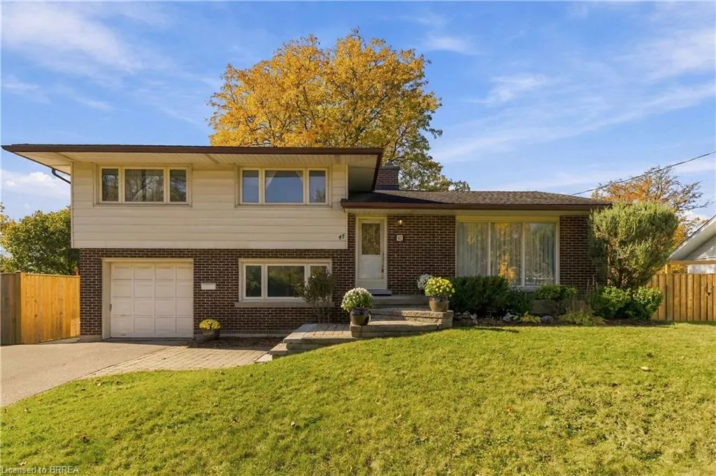 47 Evergreen Crescent