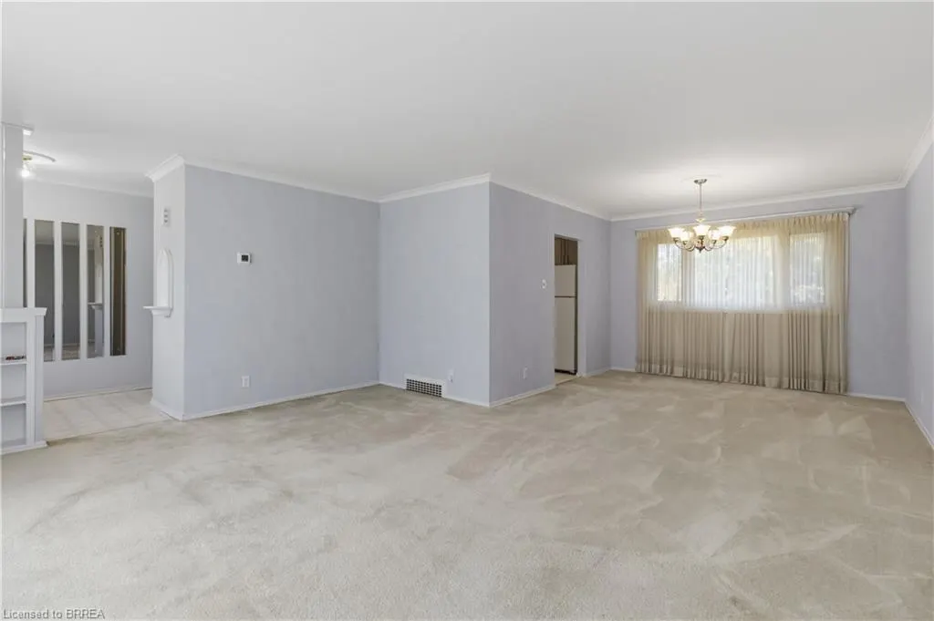 47 Evergreen Crescent