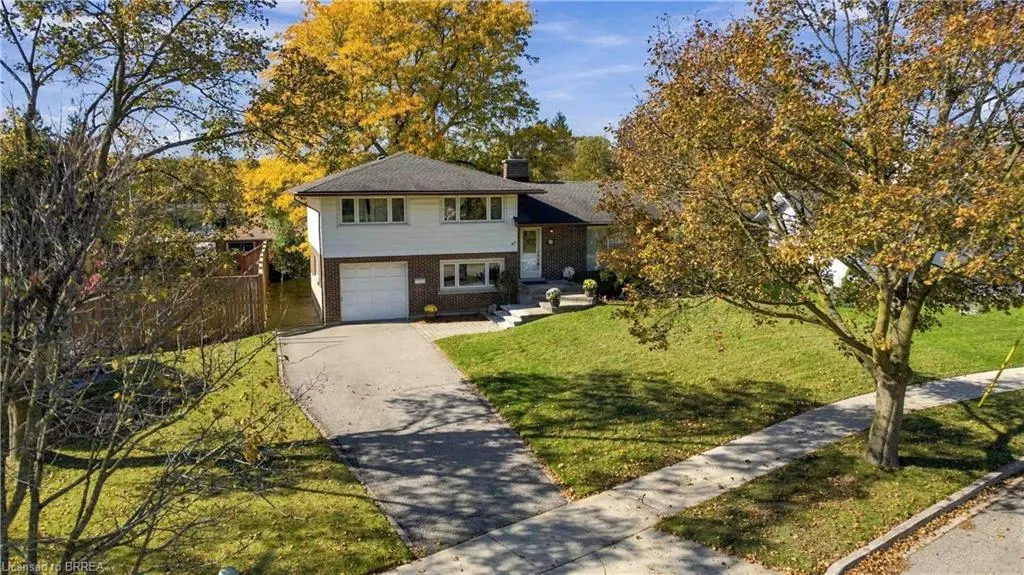 47 Evergreen Crescent
