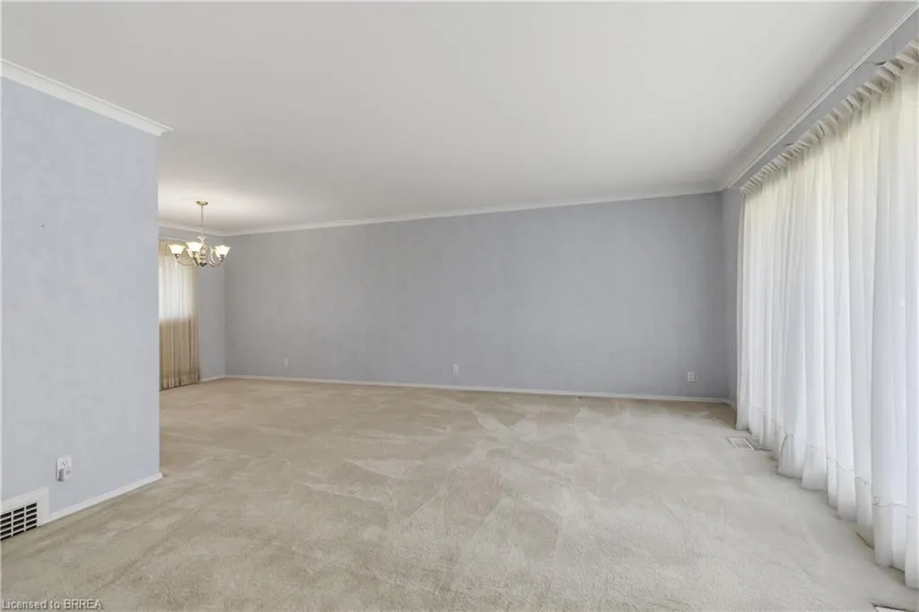 47 Evergreen Crescent
