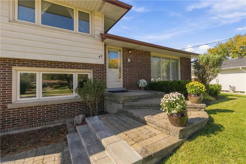 47 Evergreen Crescent
