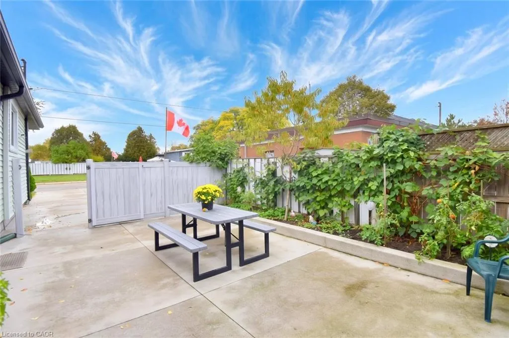 137 Fielding Crescent