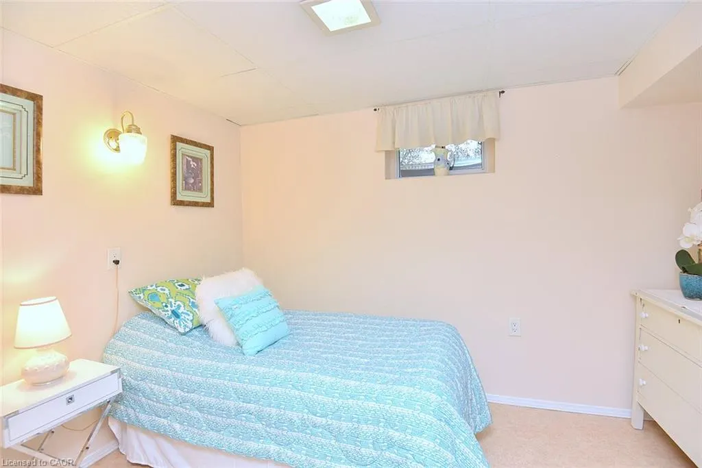 137 Fielding Crescent
