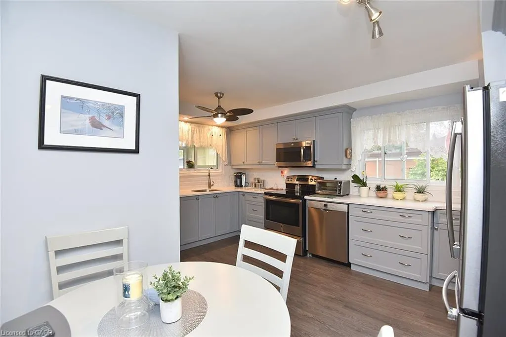 137 Fielding Crescent