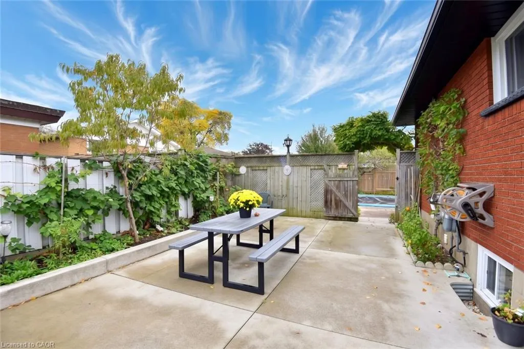 137 Fielding Crescent