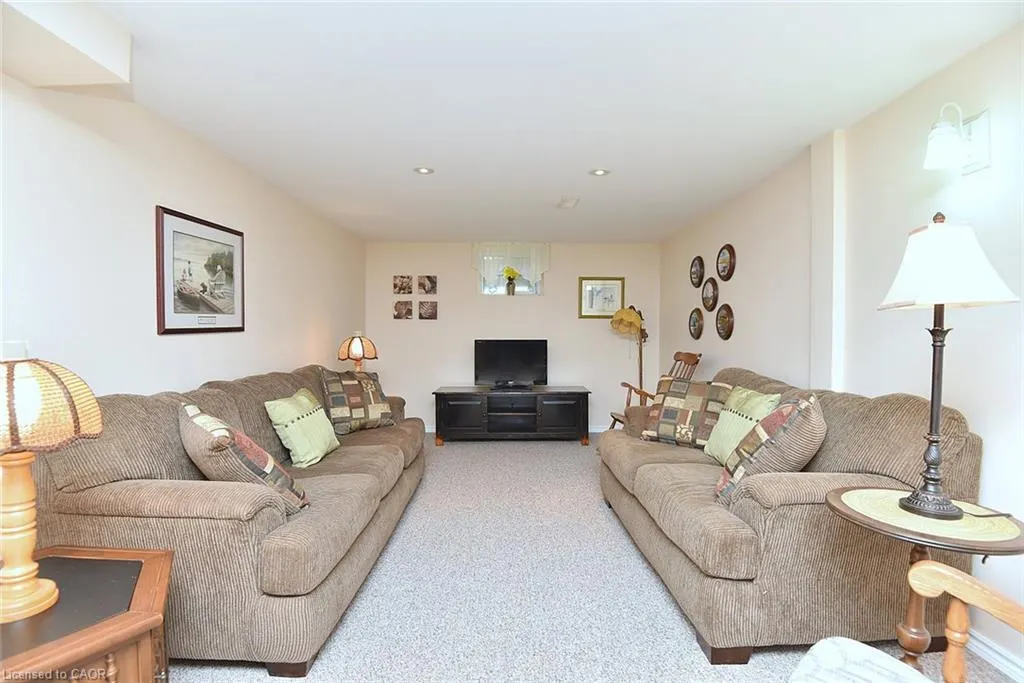 137 Fielding Crescent