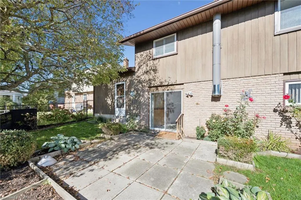 43 Lewis Crescent