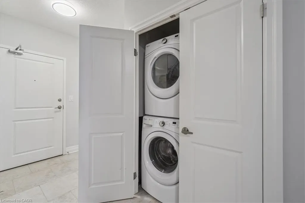 150 Wellington Street E #405
