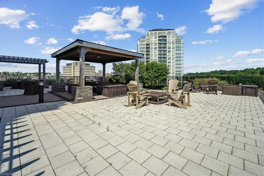 150 Wellington Street E #405