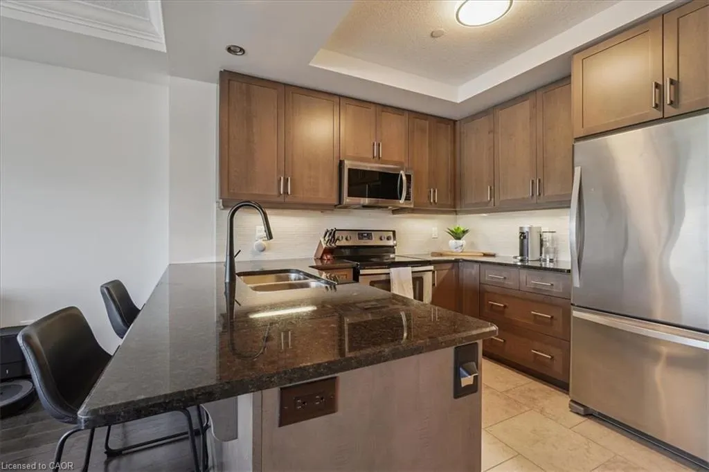 150 Wellington Street E #405