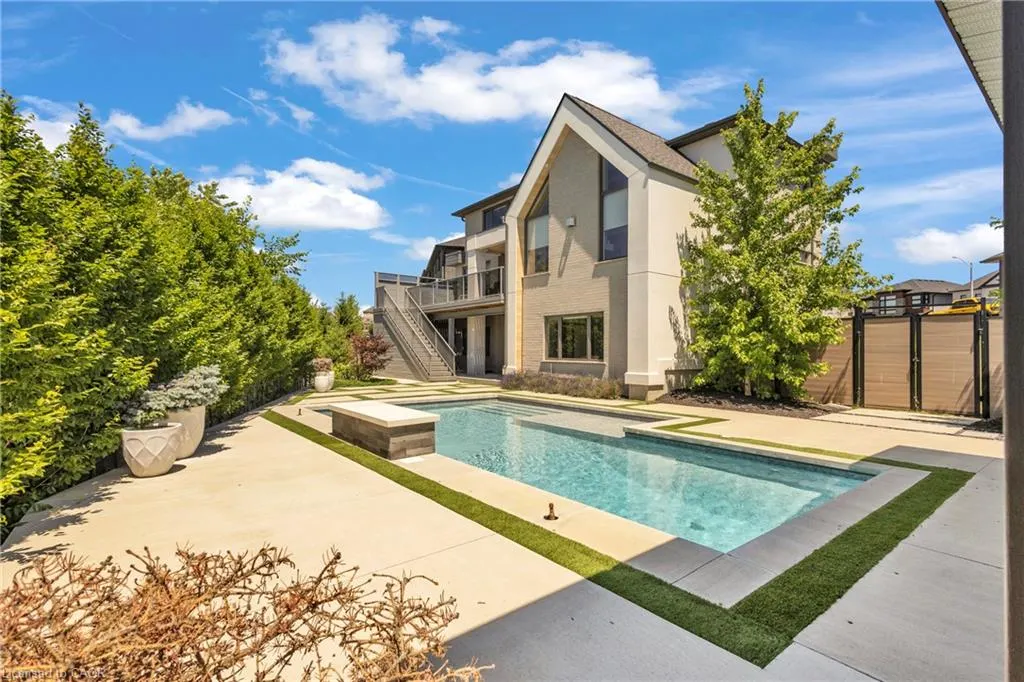 920 Thomas Pedder Court