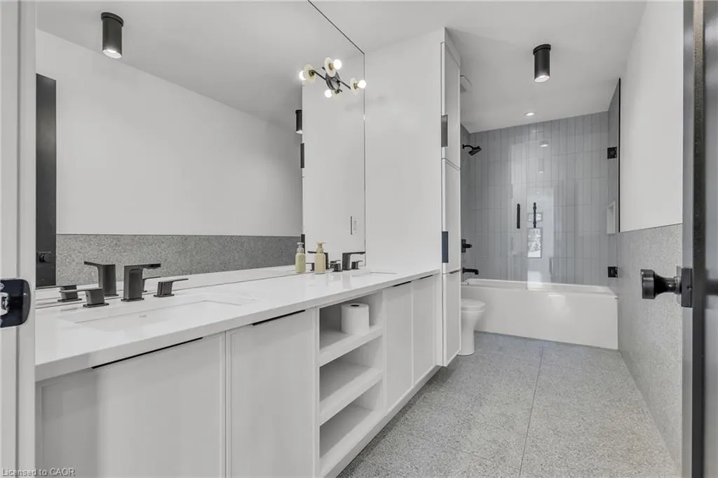920 Thomas Pedder Court
