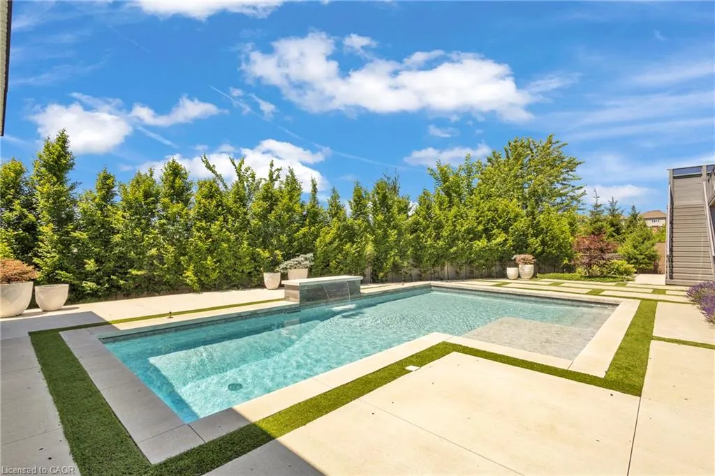 920 Thomas Pedder Court