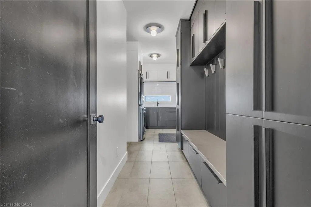 920 Thomas Pedder Court