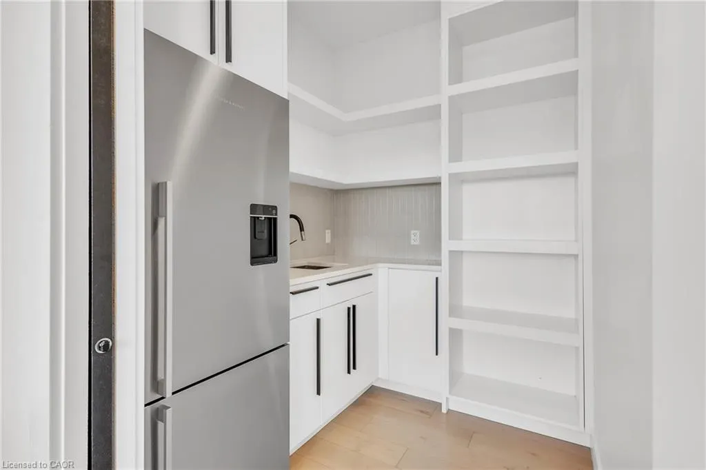 920 Thomas Pedder Court