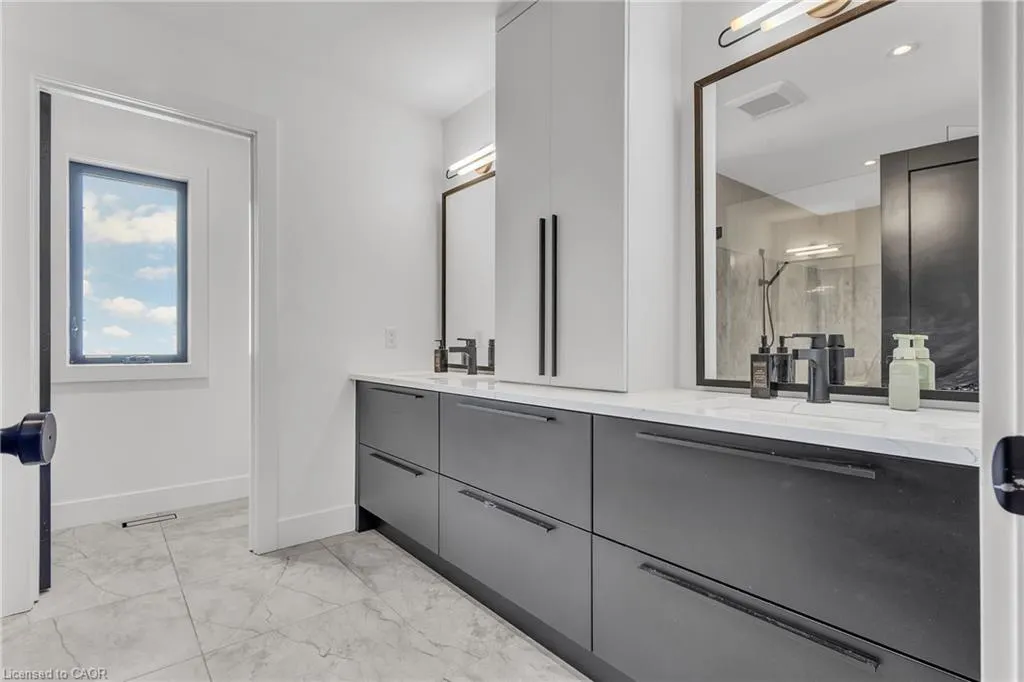 920 Thomas Pedder Court