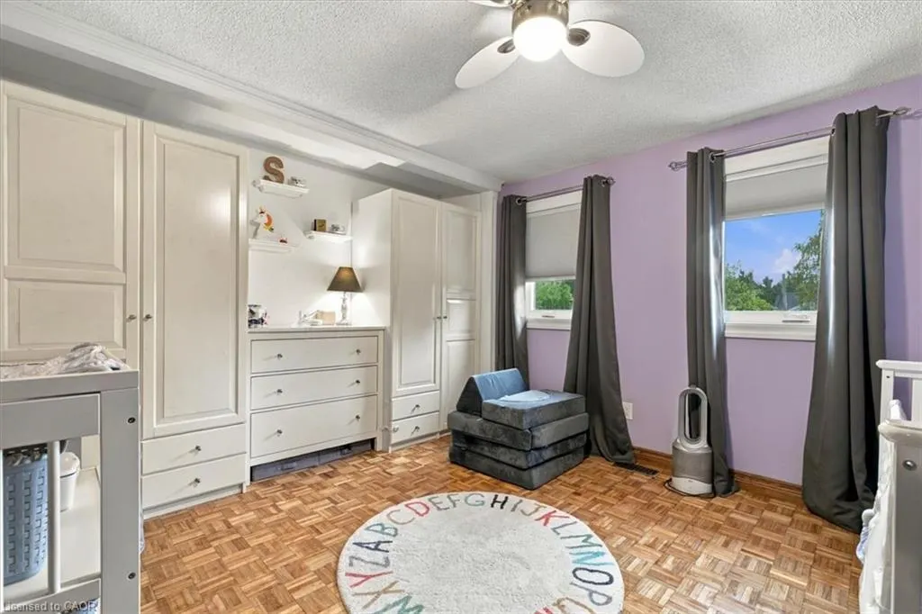 53 Picton Street W