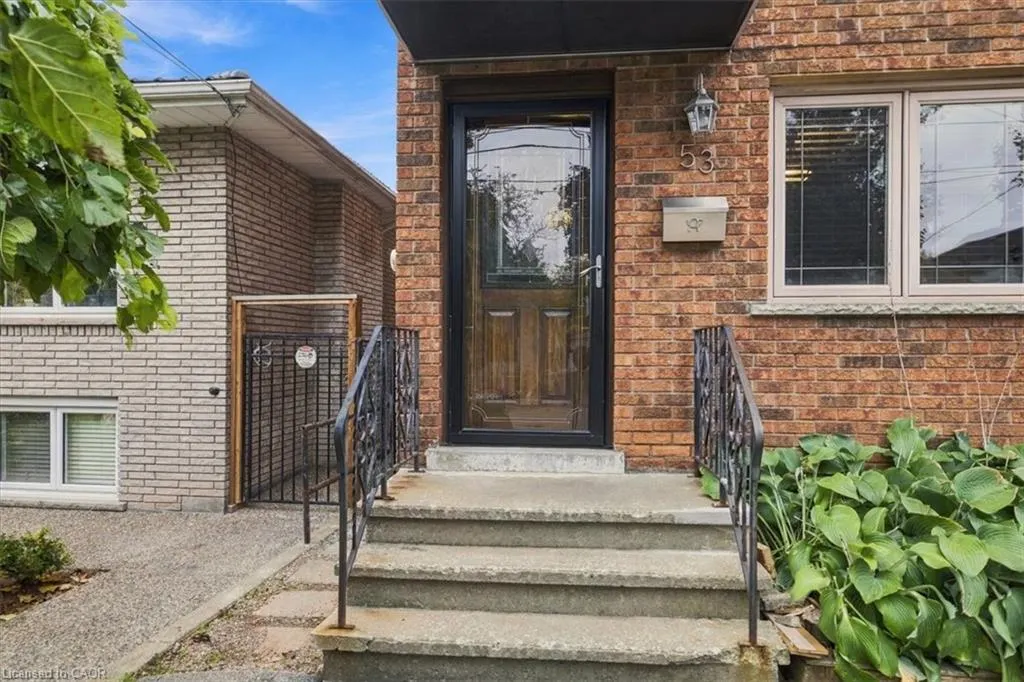 53 Picton Street W