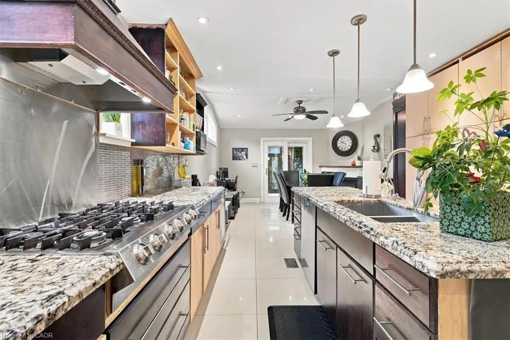 53 Picton Street W
