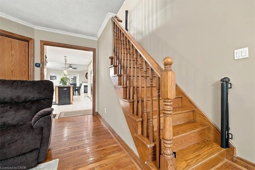 53 Picton Street W