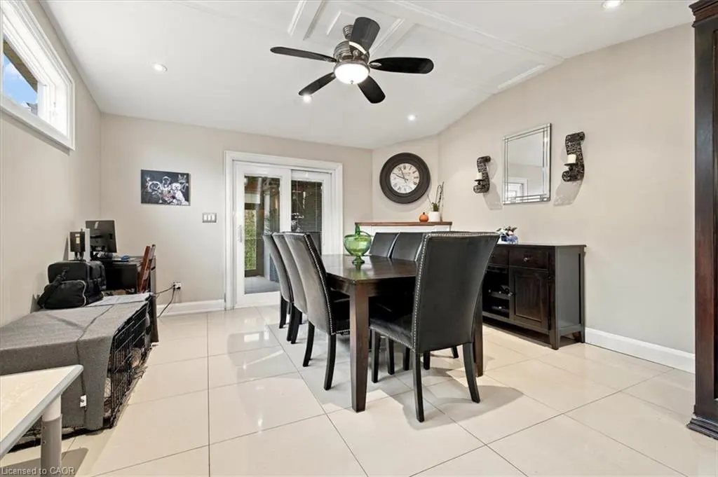 53 Picton Street W