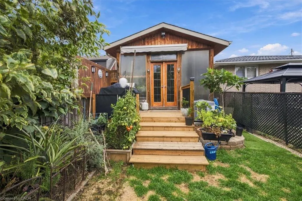 53 Picton Street W