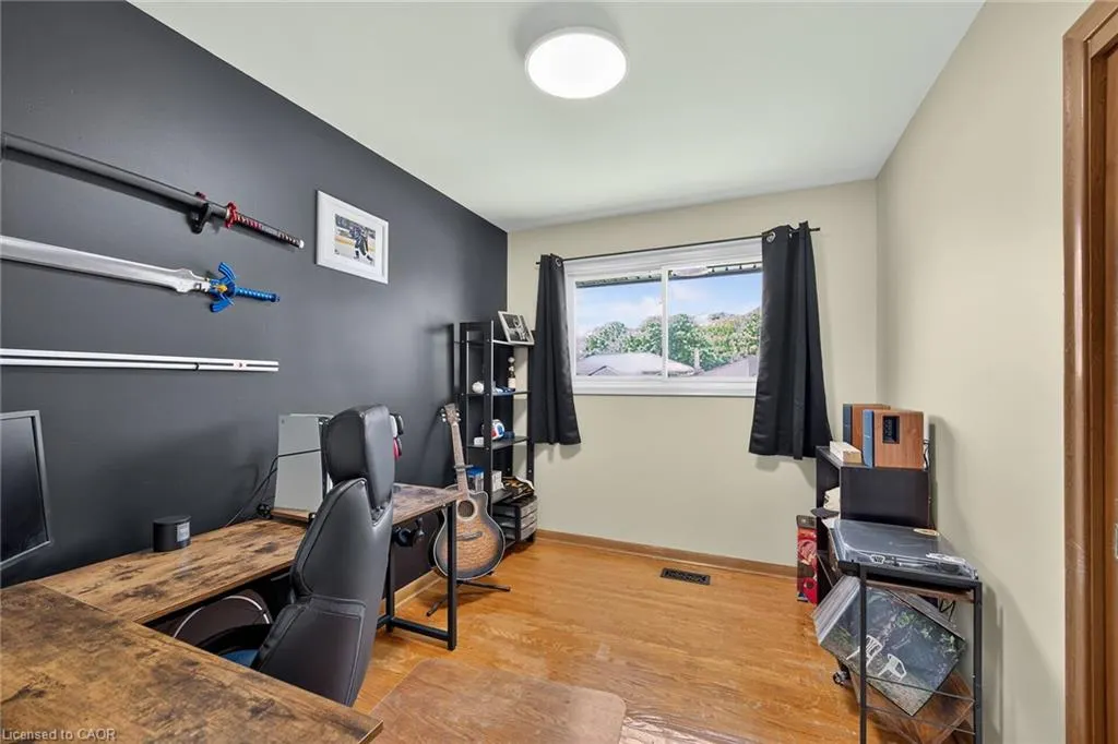 13 Allanburg Road S