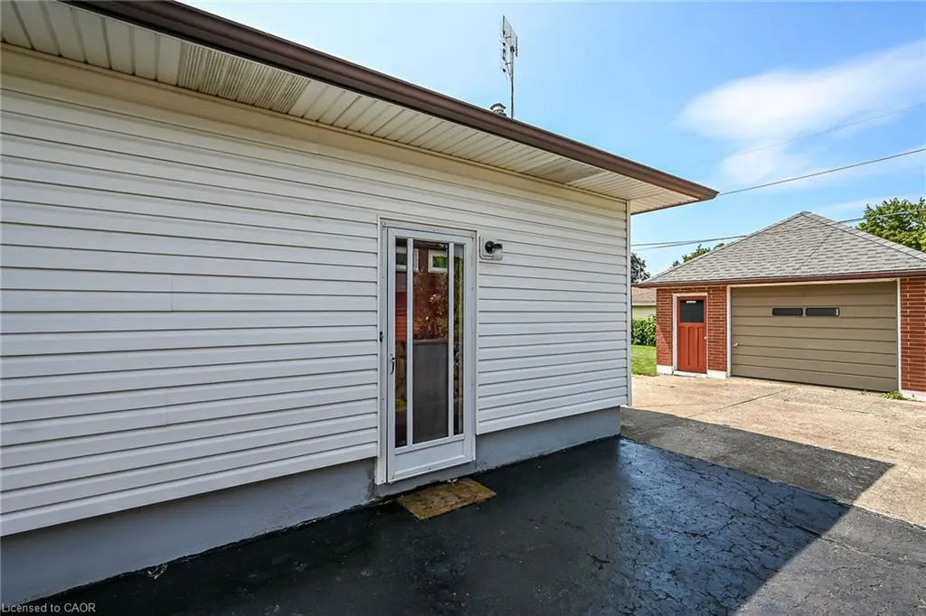 13 Allanburg Road S