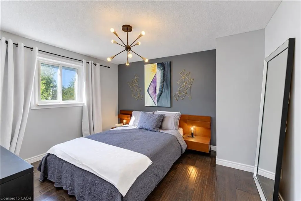 527B Rosemeadow Crescent