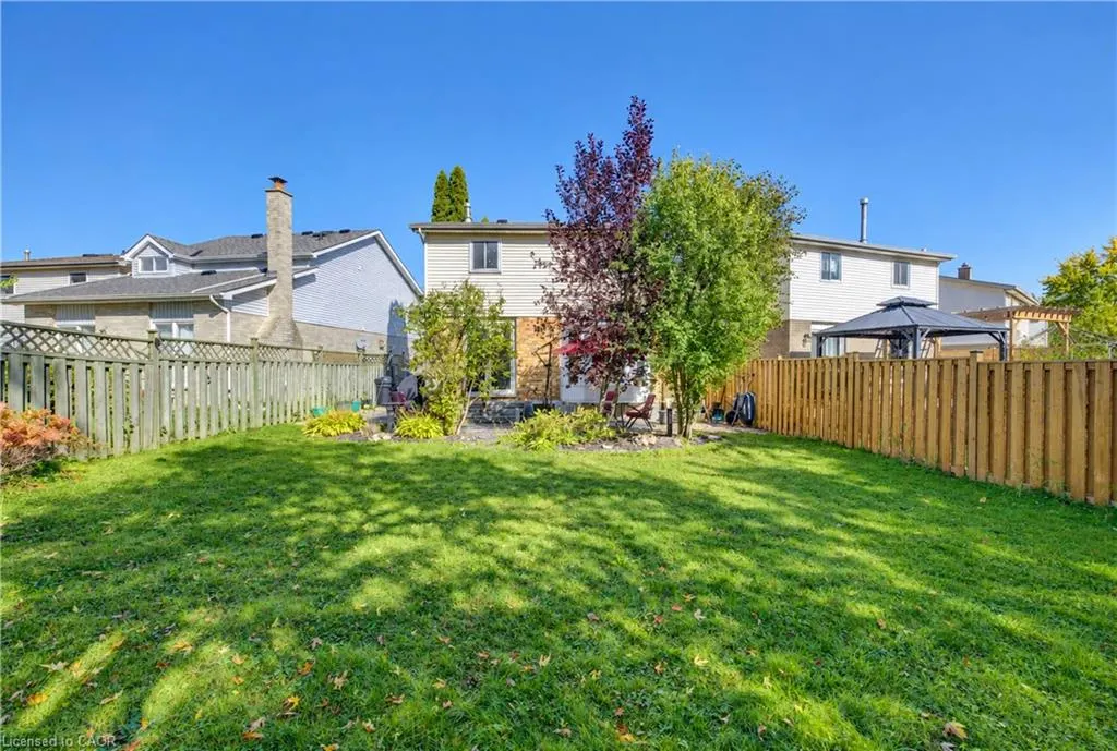 527B Rosemeadow Crescent