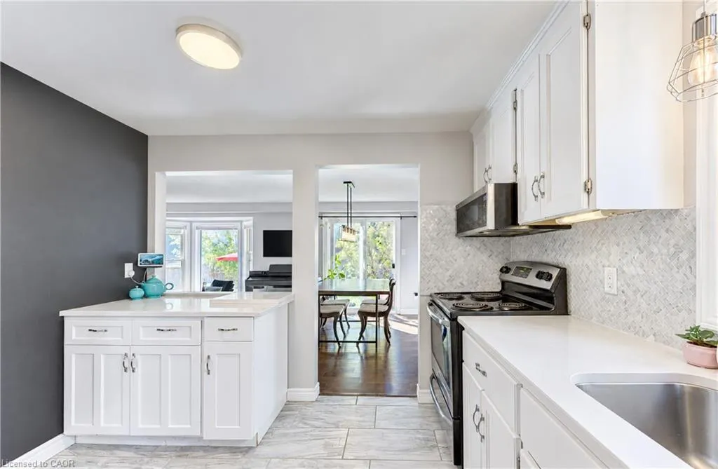527B Rosemeadow Crescent