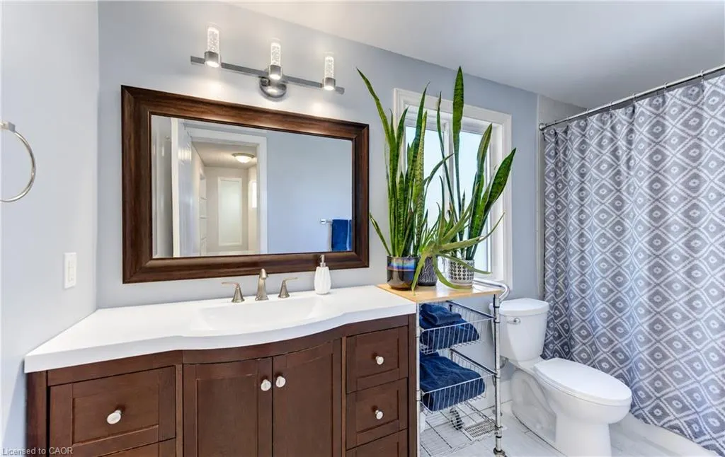 527B Rosemeadow Crescent