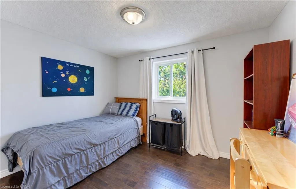 527B Rosemeadow Crescent