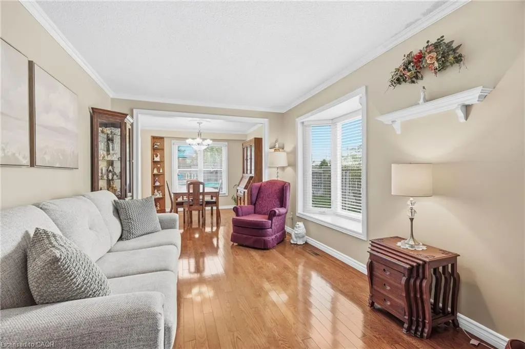 607 Clover Park Crescent